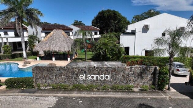 Alquiler de Apartamento en Santa Cruz de Guanacaste.  in Tamarindo, Santa Cruz, Guanacaste — $2,300