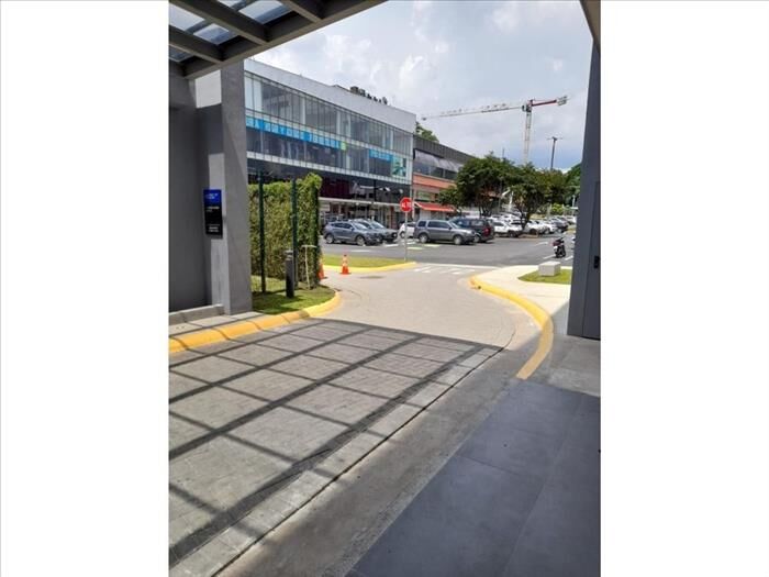 VENTA DE LOCAL COMERCIAL, HEREDIA, CORPORATE CENTER C3. in Ulloa, Heredia — $180,000