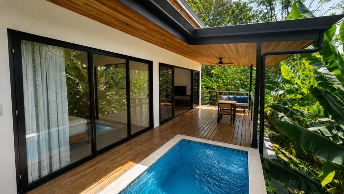 Casa con Piscina en Santiago cerca de Playa Hermosa en Cóbano, Puntarenas — $340,000 - Foto 2 de 12