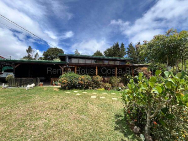 Venta de Casa de Campo en Dota  in Jardín, Dota, San José — ₡ 97 800 000