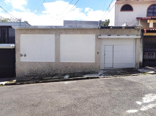 Casa en venta Urb. La Favorita, Pavas in Pavas, San José — $250,000