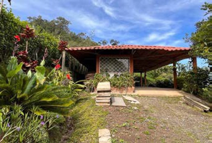 Terreno con Contenedor modificado para ser usado como una Vivienda in Aguacaliente, Cartago — ₡ 63 175 000