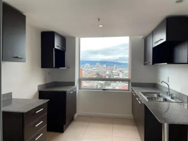 Amplio Apartamento piso 14 en Condominio en Mata Redonda, San José — $225,000 - Foto 2 de 15