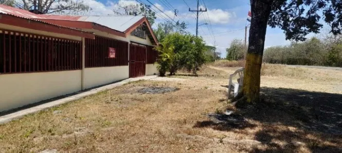 MLS-25-1716 LS VENTA LOCAL COMERCIALO LA CRUZ GUANACASTE  en La Cruz, Guanacaste — ₡ 100 000 000