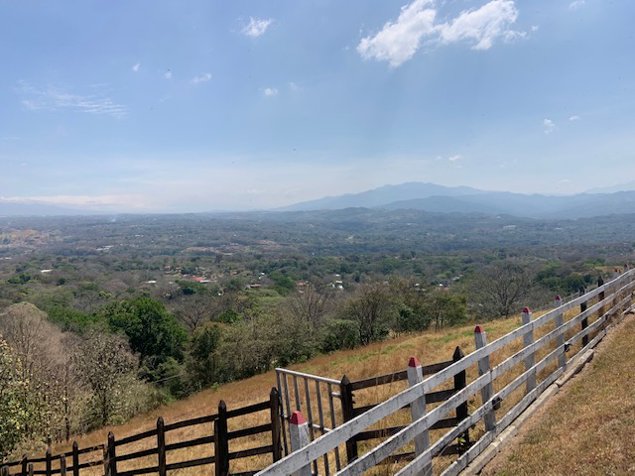 Grande casa en finca de 5 Hec en Atenas, Alajuela — $1,400,000 - Foto 2 de 53