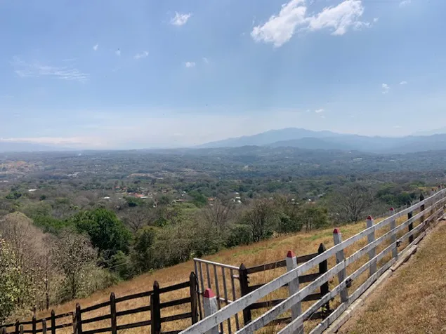 Grande casa en finca de 5 Hec en Atenas, Alajuela — $1,400,000 - Foto 2 de 53