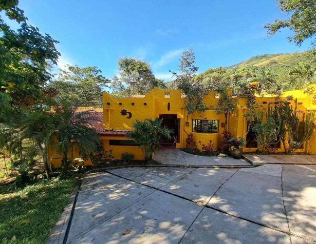 Encantadora Casa de Montaña en Puriscal in Santiago, Puriscal, San José — $365,000