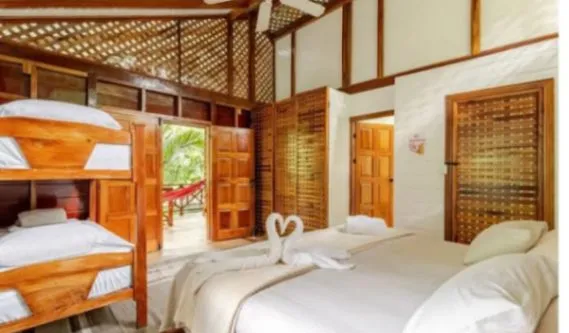 SE VENDE VILLA DE LUJOSA EN COCLES, LIMÓN.  en Limón — $700,000 - Foto 2 de 20