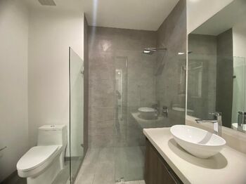 Apartamento en alquiler en Santa Ana Pozos in Pozos, Santa Ana, San José — $1,000 - Photo 5 of 13