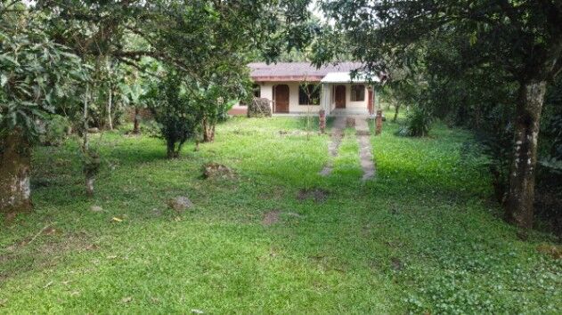 Casa para remodelar y 1+ hectare con rio, General Viejo, Perez Zeledon. in El General, Pérez Zeledón, San José — $249,999