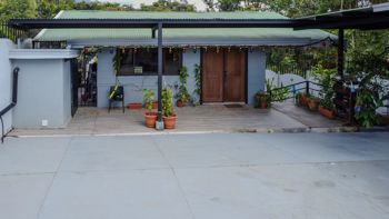 Casa de 4 Habitacciones y Piscina in Cajón, Pérez Zeledón, San José — $230,000 - Photo 5 of 25