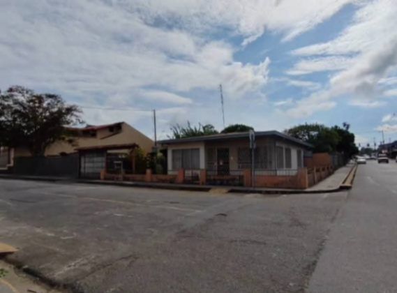 DE OPORTUNIDAD BELLA PROPIEDAD EN SAN RAMÓN CENTRO.  in San Ramón, Alajuela — ₡ 550 000 000