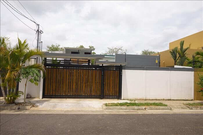 CASA RESIDENCIAL LLANURAS DEL PALMAR, QUEPOS en Quepos, Puntarenas — $250