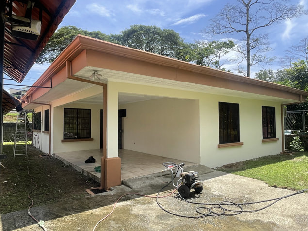 SE VENDE LINDA CASA EN VILLA HERMOSA LIMON, COSTA RICA en Limón — ₡ 70 000 000