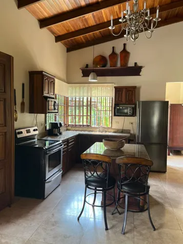 Locales en Venta en la Fortuna con 13 Propiedades 5PFB10291016 en La Fortuna, San Carlos, Alajuela — $2,100,000 - Foto 3 de 19