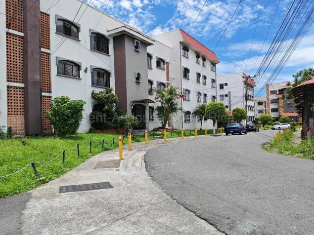 Venta de Acogedor Apartamento en Tibás-Cinco Esquinas. RAH 27-699 in Cinco Esquinas, Tibás, San José — ₡ 45 000 000