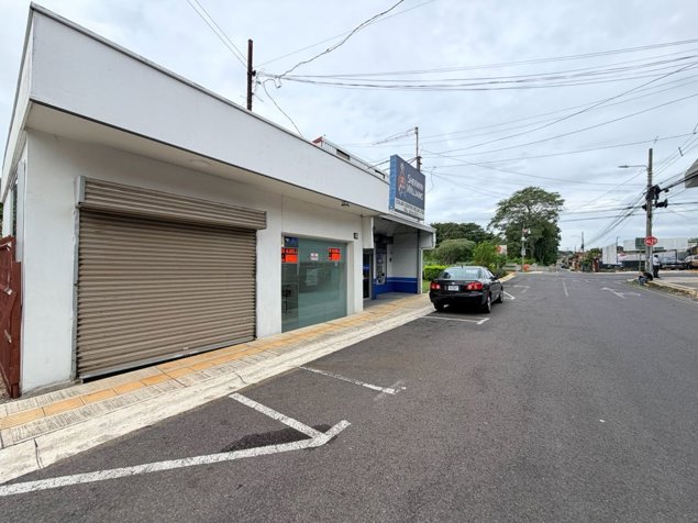 SE ALQUILA LOCAL EN BELEN DE HEREDIA EN EL CENTRO in San Antonio, Belén, Heredia — $1,500