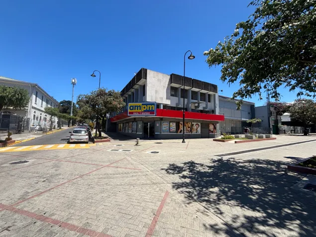 ALQUILER LOCAL COMERCIAL DE 278.32 m², BO LA CALIFORNIA, SAN JOSÉ en Catedral, San José — $3,600