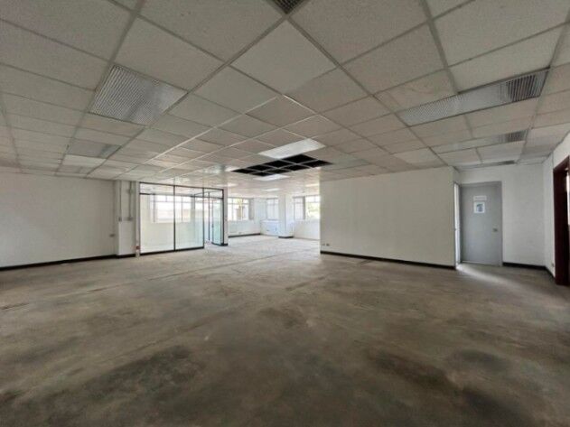 LOCAL COMERCIAL EN ALQUILER EN EDIFICIO OMNI SAN JOSÈ in Carmen, San José — $6,015