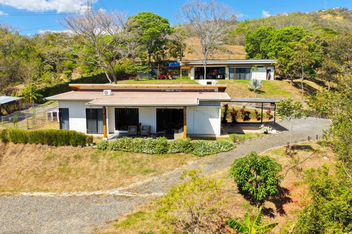 Single-Level Home For Sale In Atenas, Río Grande en Jesús, Atenas, Alajuela — $380,000