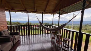 VENTA DE CABAÑA DE MONTAÑA EN MIRAVALLES, PEREZ ZELEDON: VISTA PANORAMICA Y POTENCIAL AIRBNB en El General, Pérez Zeledón, San José — $95,000 - Foto 5 de 9