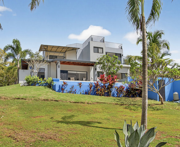 Hidden Heaven in Marbella: 3-Bedroom Home with Rooftop and Pool en Santa Cruz, Guanacaste — $649,999