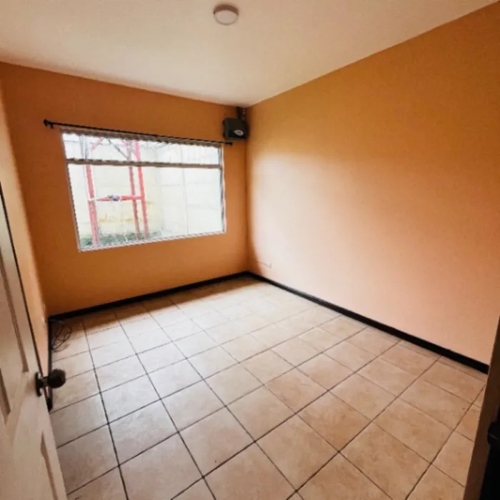 Alquiler de casa 3 habitaciones  in Aguacaliente, Cartago — ₡ 410 000 - Photo 3 of 12