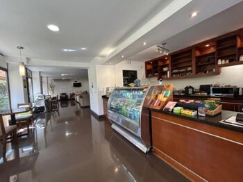 Apartamento esquinero con amenidades tipo resort en Pozos de Santa Ana #26-1615 GS en Pozos, Santa Ana, San José — $255,000 - Foto 4 de 14