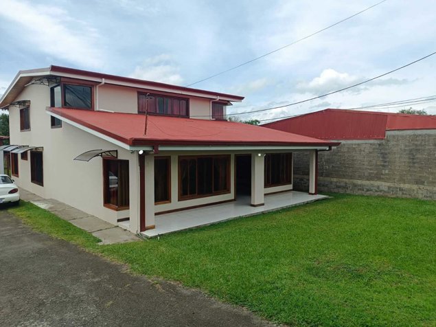 Venta de casa San Miguel de Heredia con potencial apartamentos in San Miguel, Santo Domingo, Heredia — $600,000