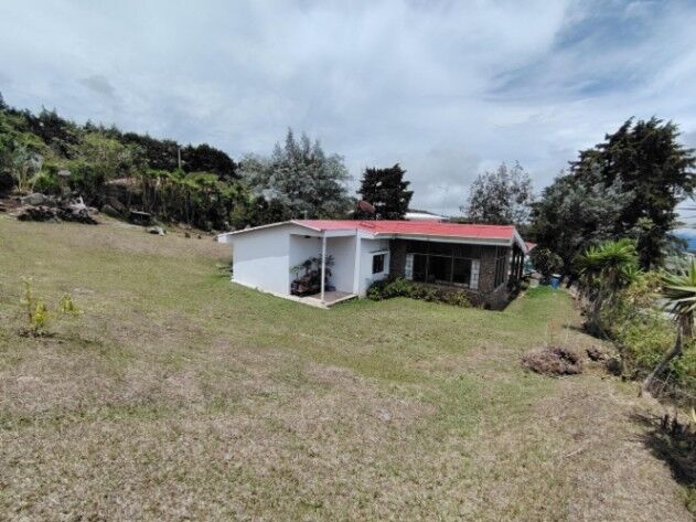 Venta de Casa en San Nicolás, Cartago. in San Nicolás, Cartago — ₡ 153 000 000