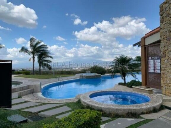 Venta de Apartamento en Uruca-Santa Ana. in Uruca, Santa Ana, San José — $155,000