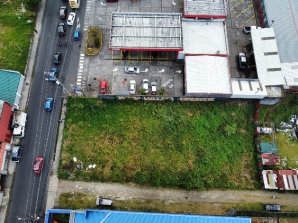Venta de gran lote en zona de alta plusvalía para su desarrollo in Cinco Esquinas, Tibás, San José — $638,000