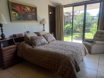Se vende casa con amplio lote de 3,000m2 en La Garita Alajuela 26-131 in Garita, Alajuela — $1,300,000 - Photo 5 of 22