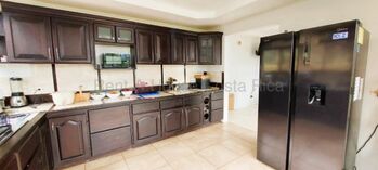 Venta de Casa en Puriscal-Mercedes Sur. RAH 27-1 en Mercedes Sur, Puriscal, San José — $350,000 - Foto 4 de 16