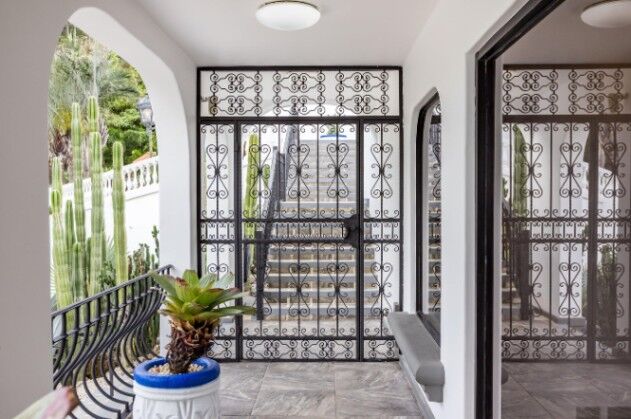 Venta de Espectacular Mansión en San Antonio de Escazú. RAH 26-711 in San Antonio, Escazú, San José — $1,495,000