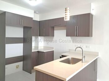 ALQUILER DE APARTAMENTO EN CONDOMINIO ALTAMIRA VISTA A SAN JOSÉ en Rincón Sabanilla, San Pablo, Heredia — $1,100 - Foto 4 de 23
