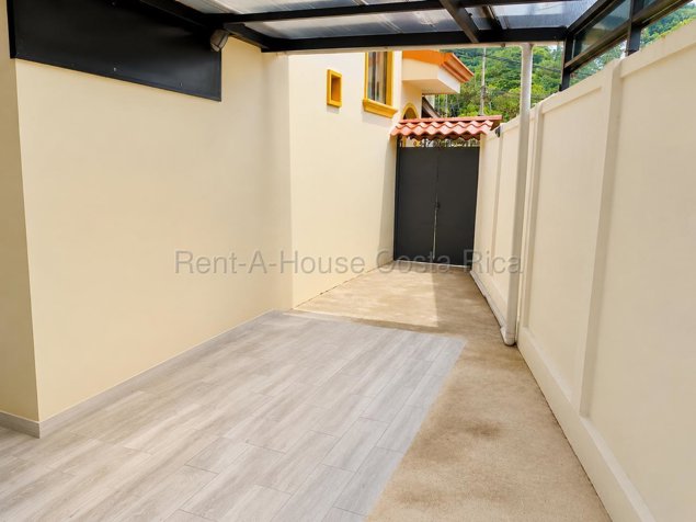 Venta de casa en condominio con terraza y seguridad #27-312 GS in Tirrases, Curridabat, San José — $179,000