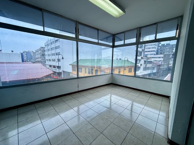 ALQUILER OFICINA DE 175 m² CON RECEPCIÓN Y ASCENSOR of.2 (MJ) in Carmen, San José — ₡ 590 000 - Photo 3 of 5
