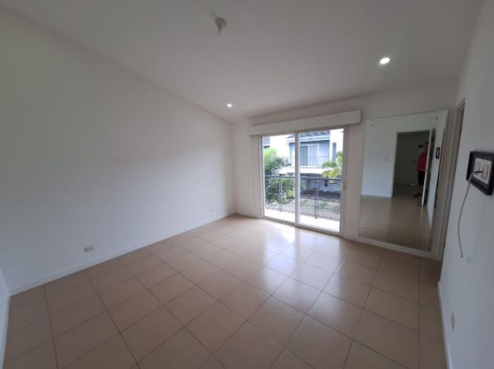 VENTA HERMOSA CASA 2 PLANTAS CONDOMINIO BRASIL SANTA ANA in Brasil, Santa Ana, San José — $209,000