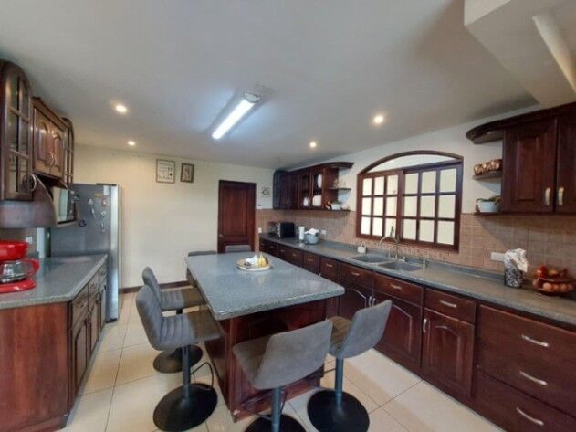 Venta de Casa en San Miguel de Santo Domingo, Heredia. in San Miguel, Santo Domingo, Heredia — $495,000