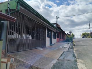 Venta de casa con local comercial en Pérez Zeledón in San Isidro De El General, Pérez Zeledón, San José — 75 000 000 ₡ - Photo 2 of 35