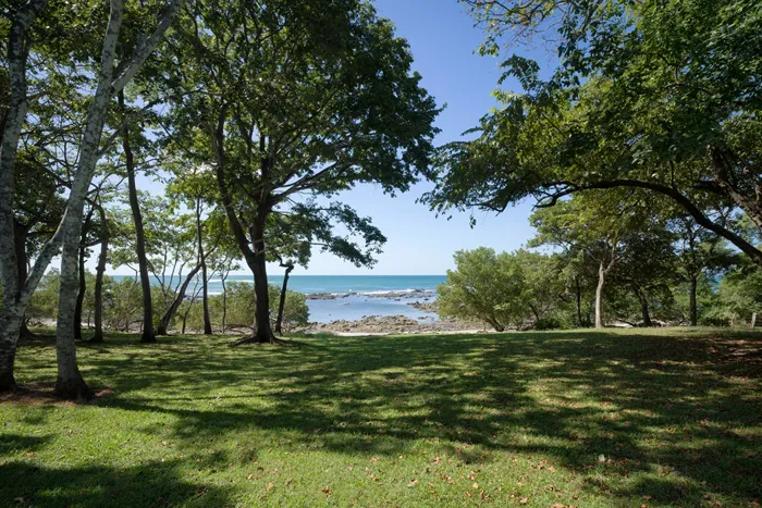 La Dulce Vida Beachfront Lot | Hacienda Pinilla en Tamarindo, Santa Cruz, Guanacaste — $3,500,000