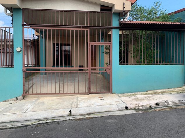 Se vende casa en Residecial Lisboa, Alajuela in Alajuela — ₡ 63 000 000