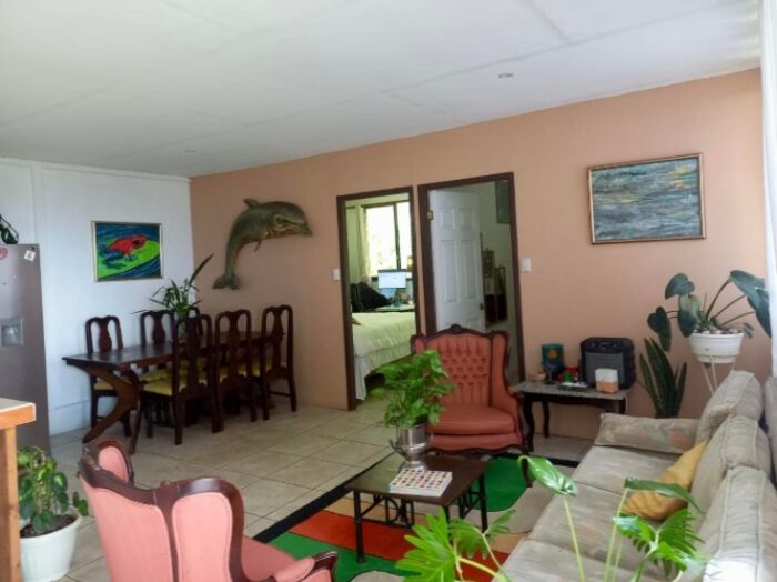 Se vende casa en Escazú Centro 25-2930 en Escazú, San José — $650,000