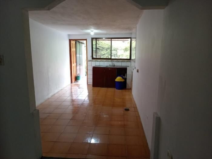 En Venta Casa con apartamento de entrada independiente. en Puente De Piedra, Grecia, Alajuela — ₡ 45 000 000