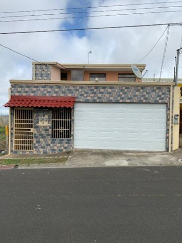 SE VENDE BELLA PROPIEDAD CON CASA Y APARTAMENTO EN PARAÍSO, CARTAGO.  en Paraíso, Cartago — ₡ 82 900 000