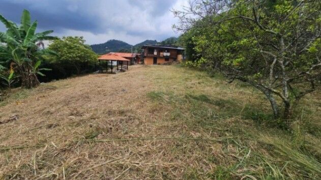 Se vende amplio lote de 7,700m2 en San Antonio de Escazú 25-912 en San Antonio, Escazú, San José — $560,300