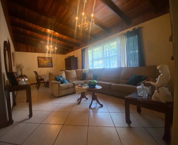 VENTA DE CASA ESQUINERA EN LOS COLEGIOS, MORAVIA en San Vicente, Moravia, San José — $195,000 - Foto 3 de 12
