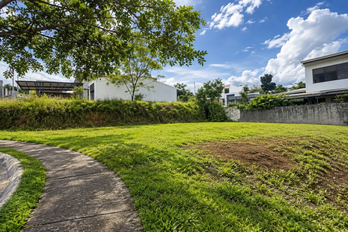 Terreno en venta en condominio Montezuma en Grecia, Alajuela — ₡ 33 500 000 - Foto 3 de 5