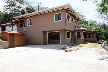 Propiedad con 4 casas en Ciudad Colon in Colón, Mora, San José — $1,300,000 - Photo 5 of 19